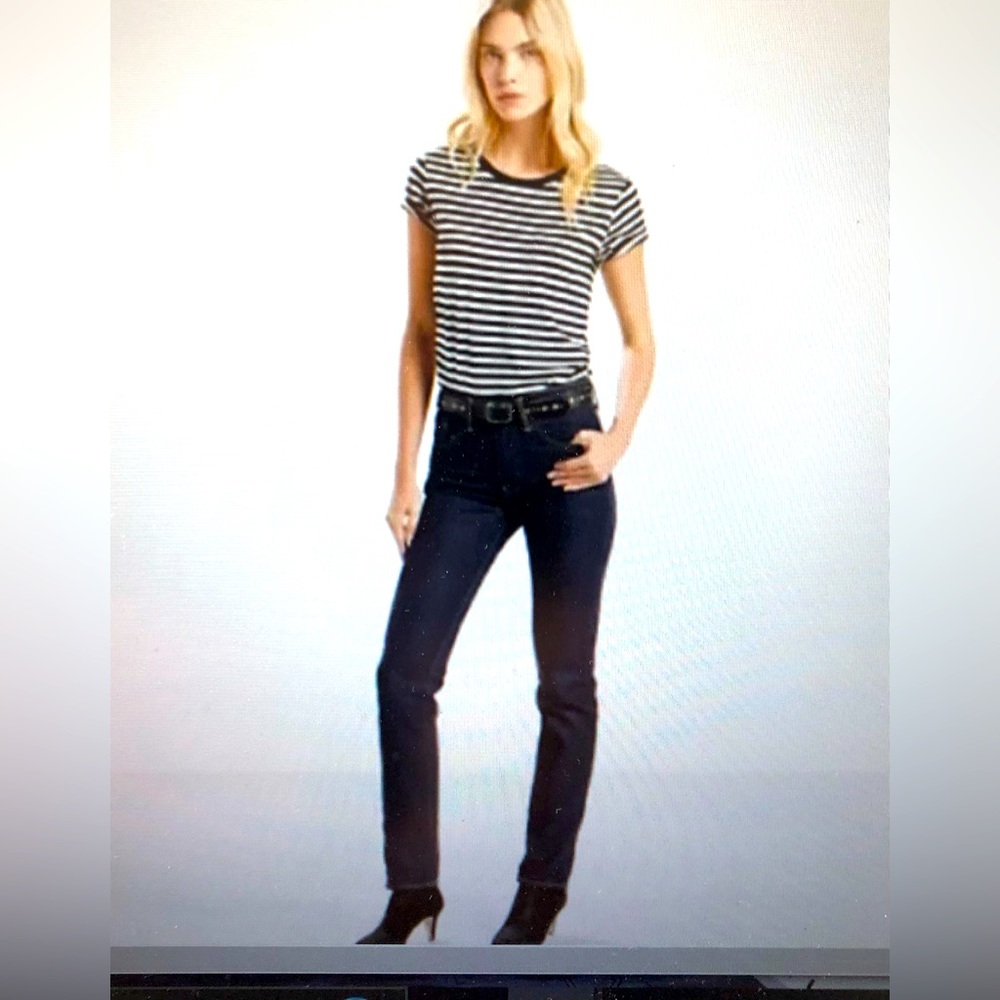 LEVIS 510 SKINNY DARK WASH SIZE 28 w 28 length